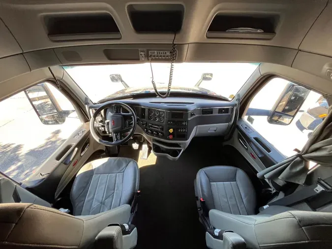 2023 Peterbilt 579