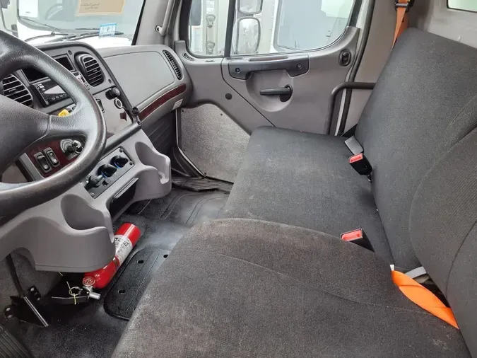 2019 FREIGHTLINER/MERCEDES M2 106