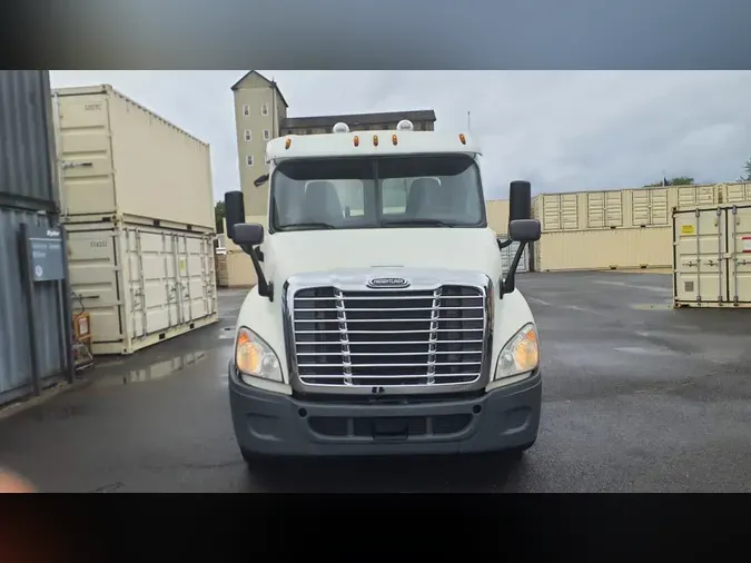 2017 FREIGHTLINER/MERCEDES CASCADIA 125b2e38aebd9353421a083bb8d3c052080
