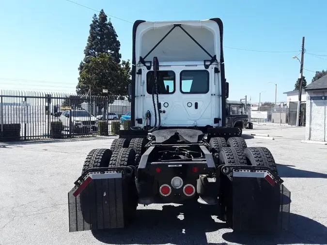 2019 FREIGHTLINER/MERCEDES CASCADIA 125b2e607e4e63fcdac56e04e9390d47726