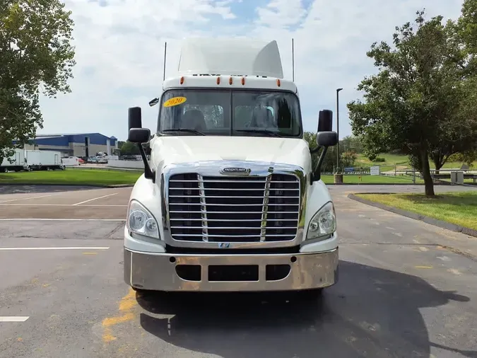 2020 FREIGHTLINER/MERCEDES CASCADIA 125b2e60da457eab6cc0978d172351f190a