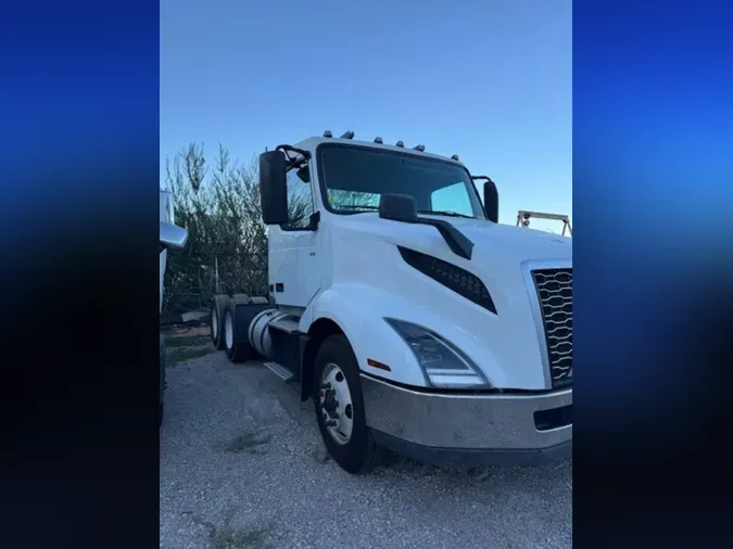 2019 VOLVO VNL64T-300b2ea3be6300fc14c242a1276dfabb08e