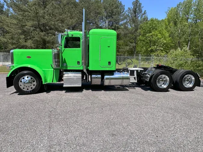 2021 Peterbilt 389