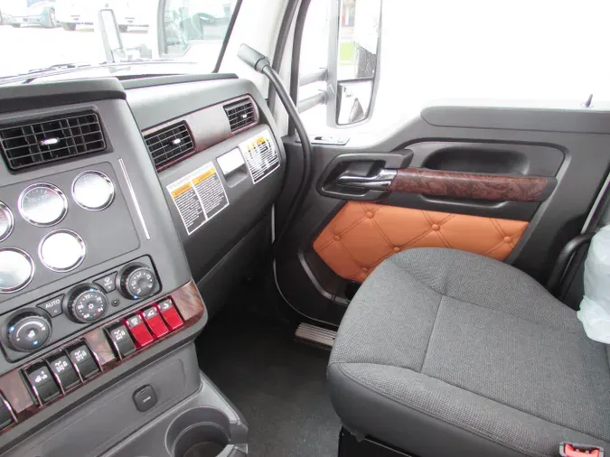 2026 Kenworth T880b2f249340adf1ec704b88aaa5b5c42b5