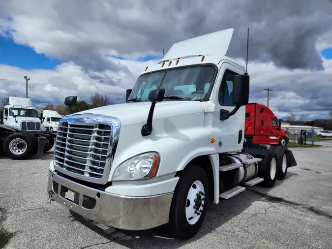 2016 FREIGHTLINER/MERCEDES CASCADIA 125