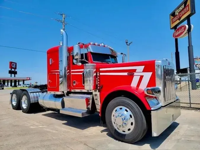 2022 Peterbilt 389