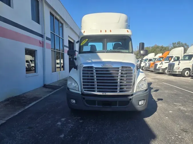 2019 FREIGHTLINER/MERCEDES CASCADIA 125b2f6b5b5895ac07a80e51dff3165d208
