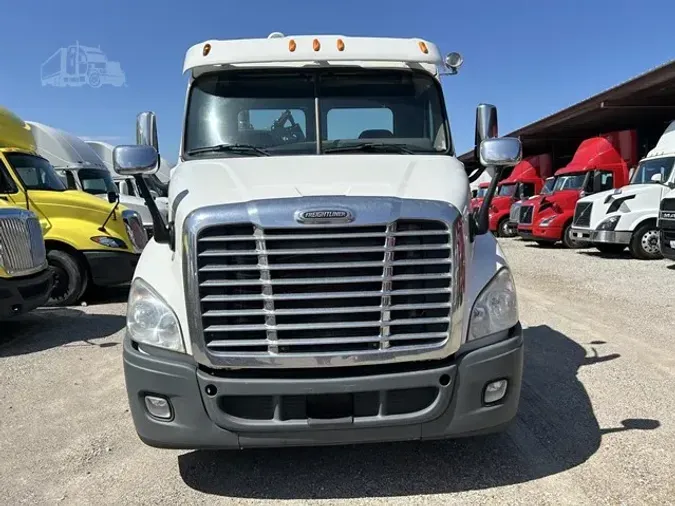 2011 FREIGHTLINER CASCADIA 113