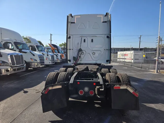 2020 FREIGHTLINER/MERCEDES CASCADIA 125