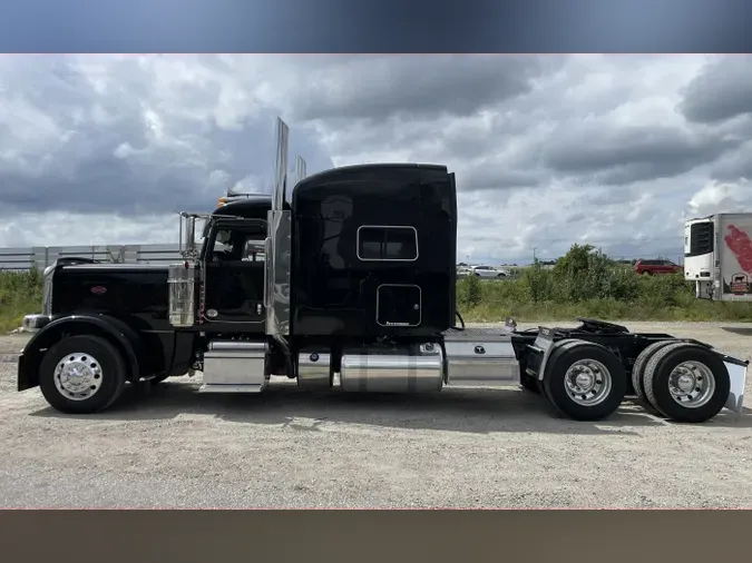 2020 Peterbilt 389