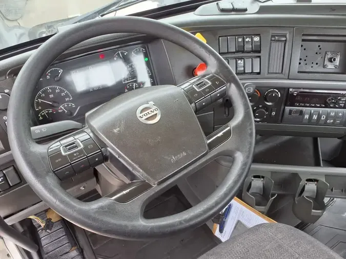 2019 VOLVO VNL42T 300