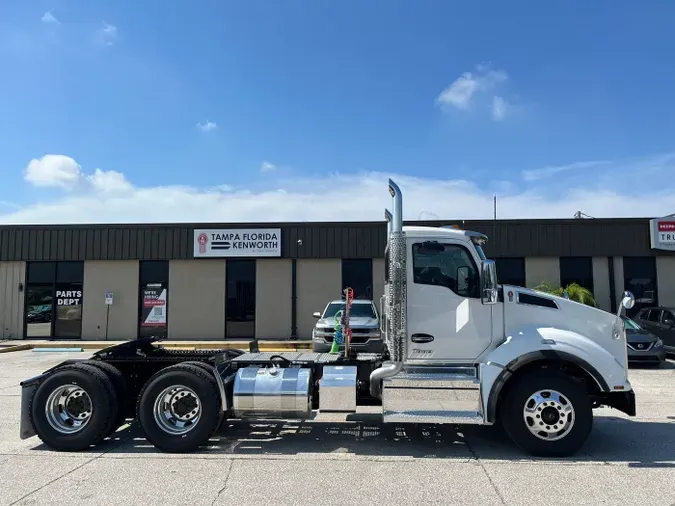 2026 Kenworth T880