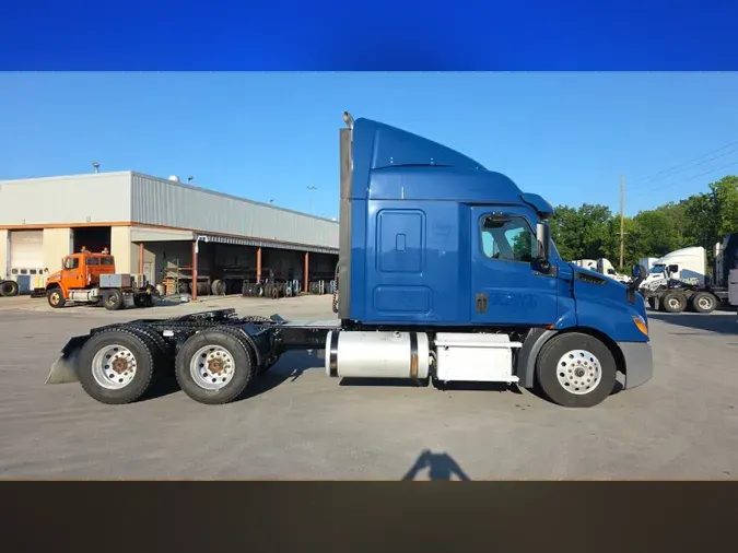 2020 Freightliner Cascadia 126
