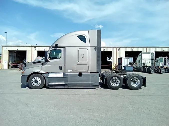 2023 Freightliner Cascadia 126