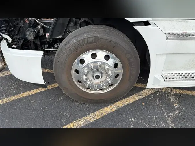 2023 VOLVO VNR300b305c64722bd173c65faf520a7429b66