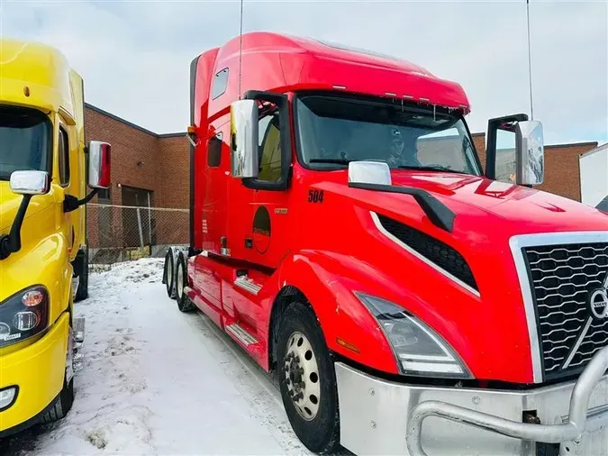 2021 VOLVO VNL760