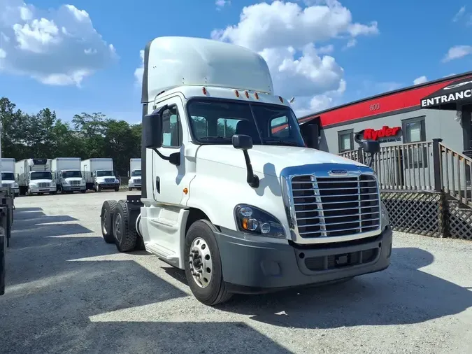 2019 FREIGHTLINER CASCADIA 125