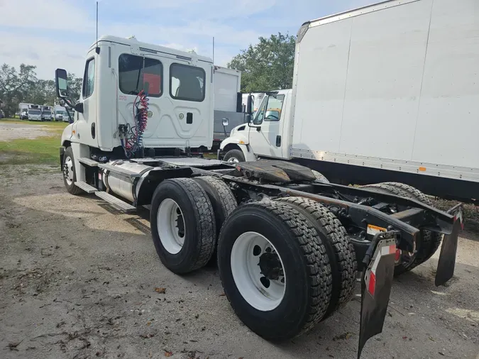 2014 FREIGHTLINER/MERCEDES CASCADIA 125