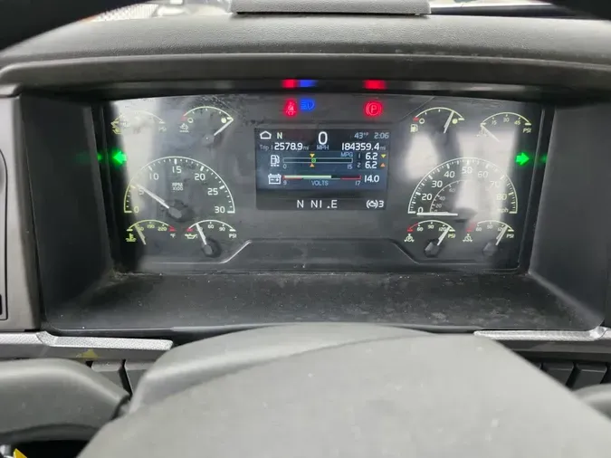 2019 VOLVO VNL42T 300