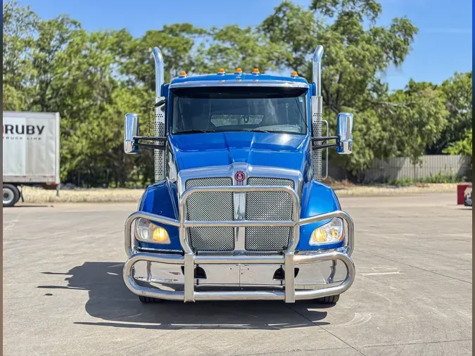 2021 KENWORTH T680