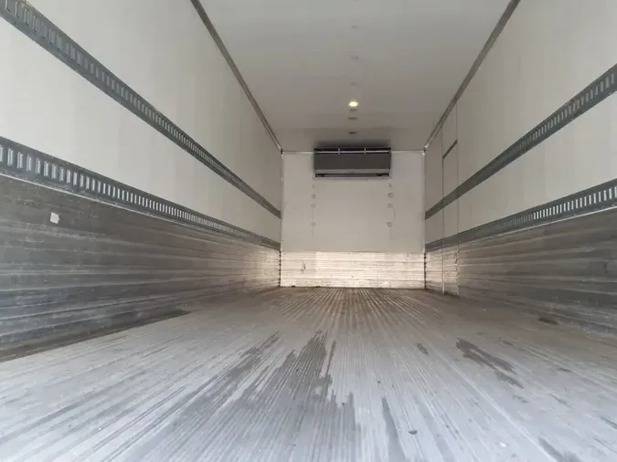 2018 FREIGHTLINER M2 106