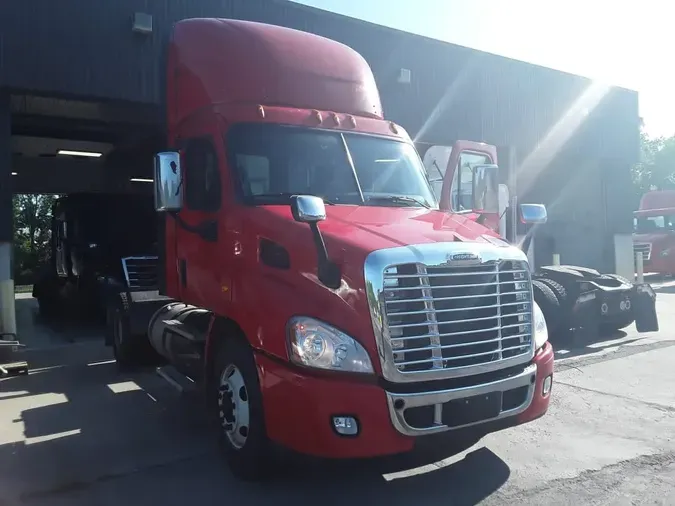 2018 FREIGHTLINER CASCADIA 113