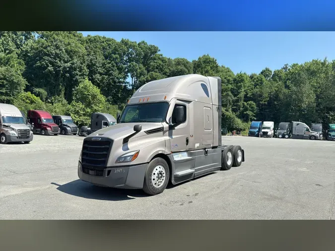 2025 Freightliner Cascadia 126b314483e4f243432435757a44d6251c6