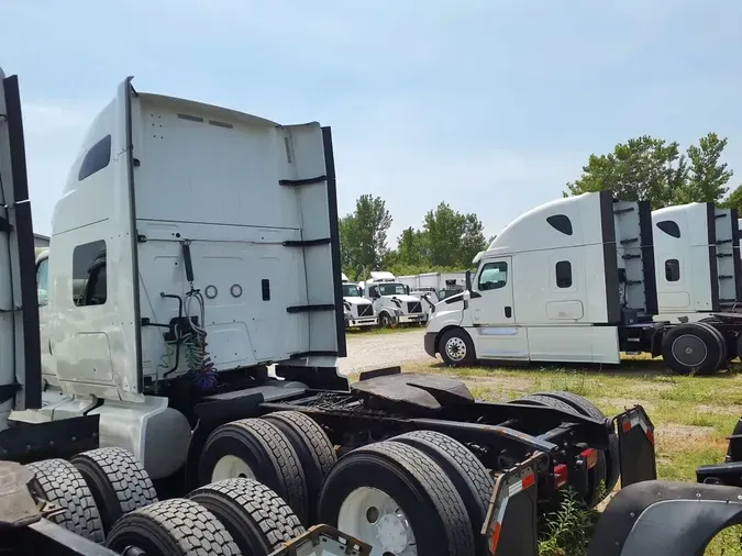2019 NAVISTAR INTERNATIONAL LT625 SLPR CAB