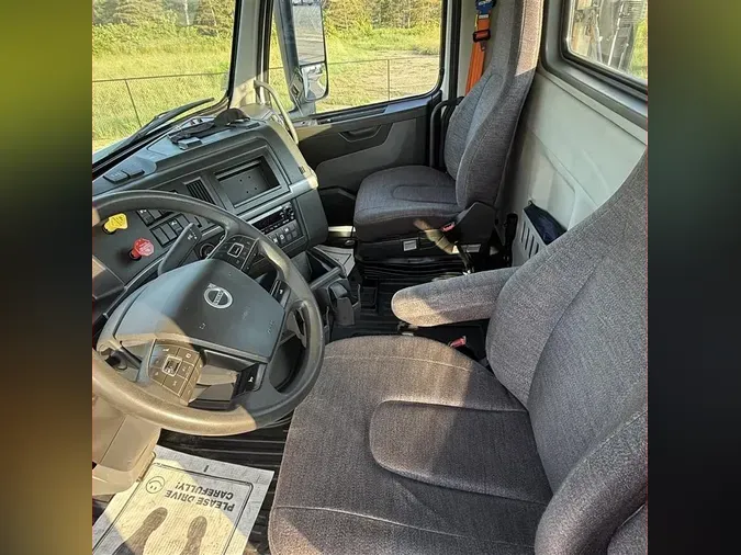 2024 VOLVO VNR64T300b3197efa7440d5d319b6e49dfab22d3f