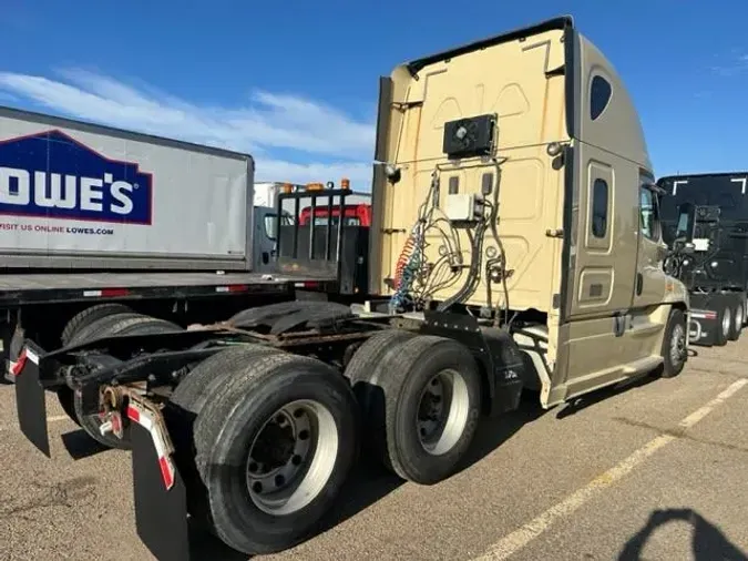 2017 FREIGHTLINER/MERCEDES CASCADIA 125