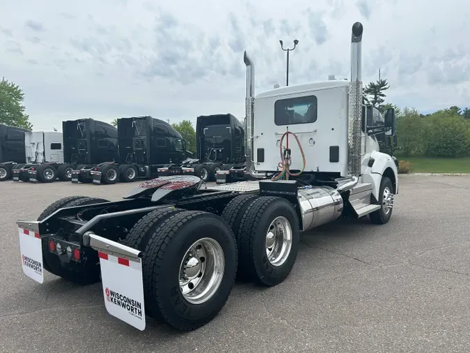 2026 Kenworth T880 Short Hood