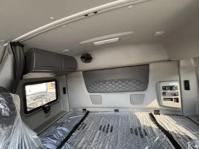 2027 International HX520 SLEEPERb31f6dd73ec9b5cab9cf558e7128eb5b