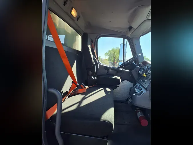 2016 FREIGHTLINER/MERCEDES M2 106b32018fba0f0d5a1052e2e1db270e134