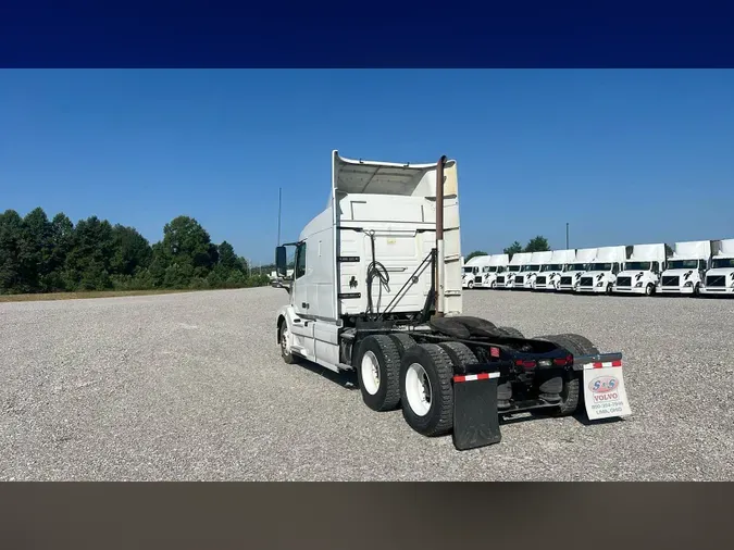 2016 Volvo VNL 740