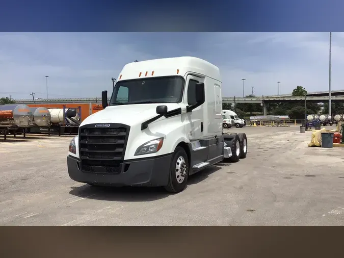 2020 Freightliner Cascadia 126