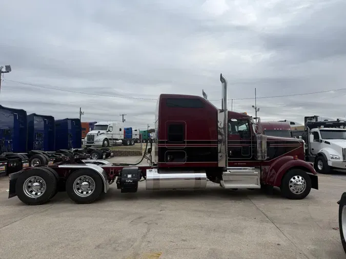 2024 Kenworth W900b329aacdf583e9f4ba38e5687f07907b