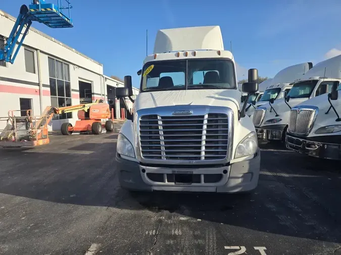 2019 FREIGHTLINER/MERCEDES CASCADIA 125