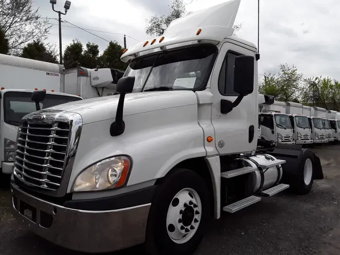 2018 FREIGHTLINER/MERCEDES CASCADIA 125b3354d3e6f4ec60f64e4fc25a754b3ed