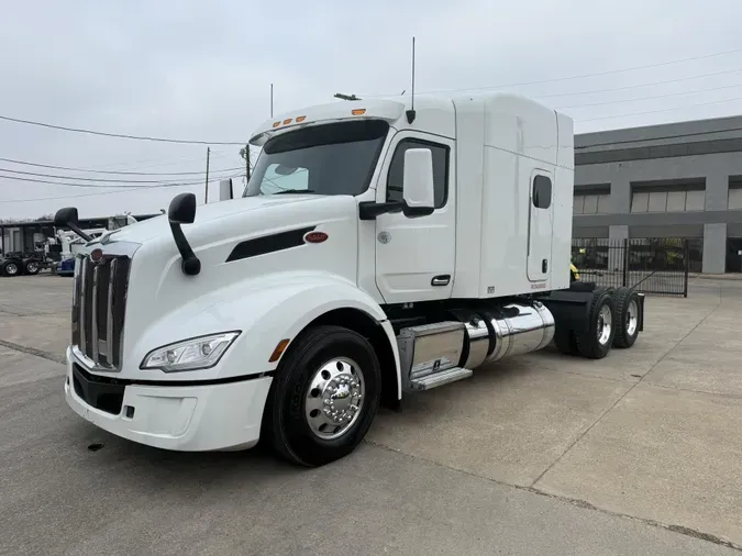 2022 Peterbilt 579b3369da0b49ae36e767b76acc600bfb8