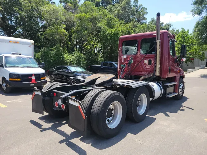 2016 FREIGHTLINER/MERCEDES CASCADIA 125