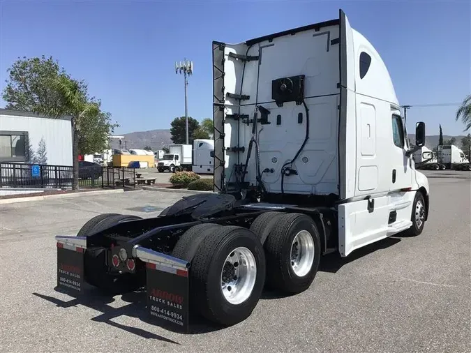 2021 FREIGHTLINER CA126