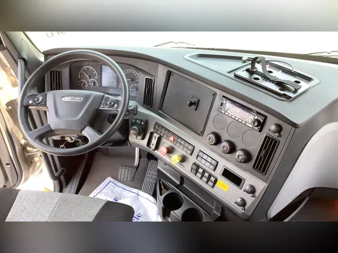 2022 Freightliner Cascadia
