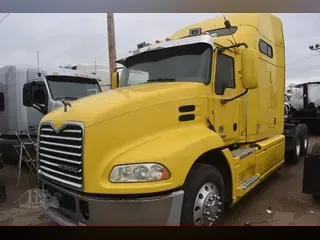 2014 MACK PINNACLE CXU613