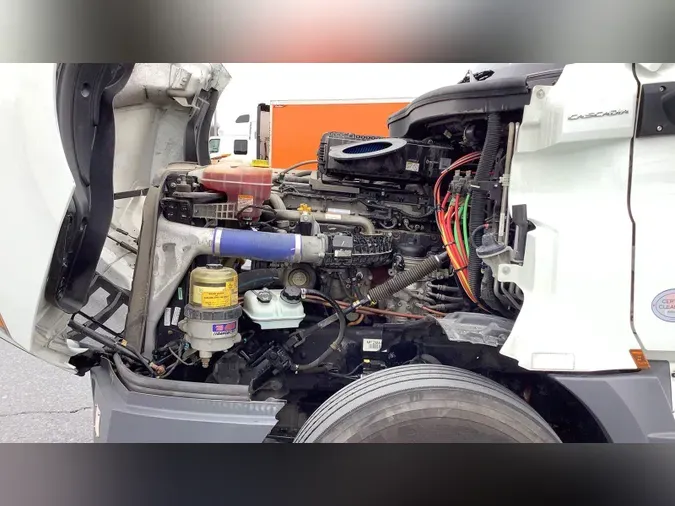 2021 Freightliner Cascadia 126b3466de6883f9a05df41ce98a67df527