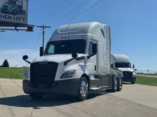 2022 FREIGHTLINER Cascadia 126
