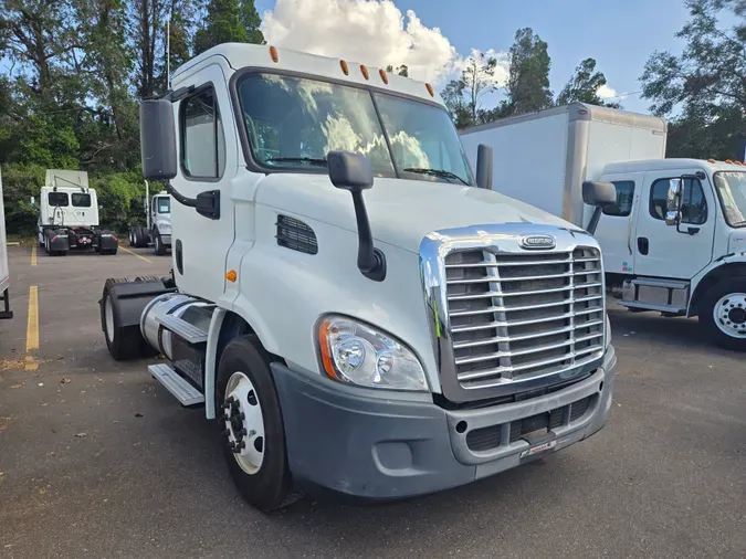 2015 FREIGHTLINER/MERCEDES CASCADIA 113b34ad3e529c9f3c3da730d00e91f79d9