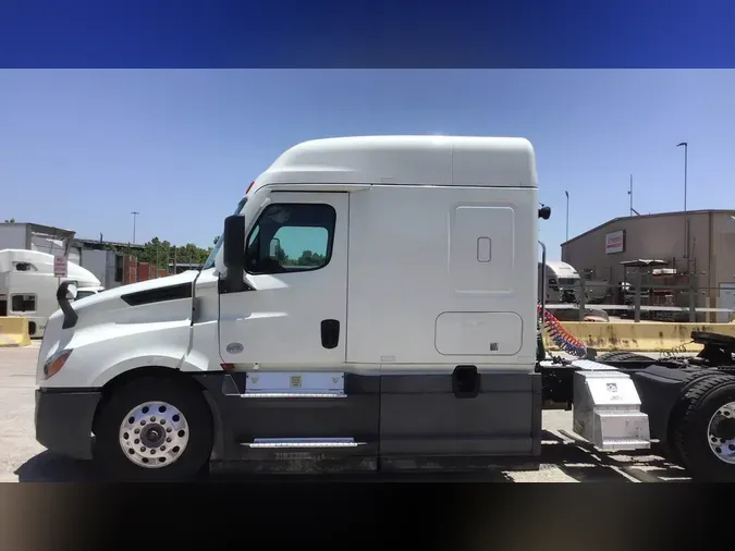 2022 Freightliner Cascadia 126