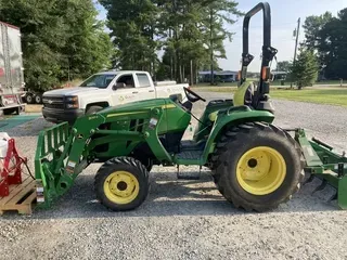 2018 John Deere 3032E