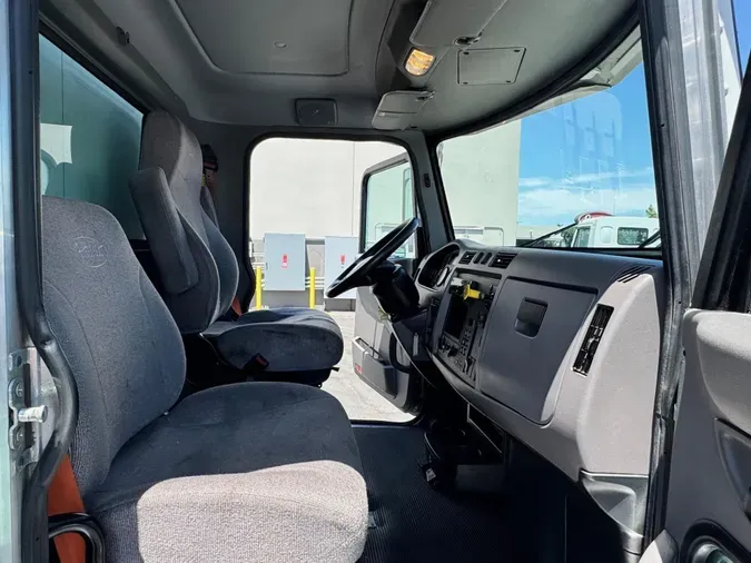 2020 Peterbilt 337