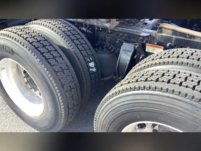 2021 Freightliner Cascadia 126